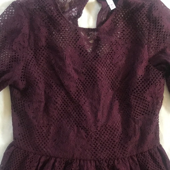 Beautiful long sleeved dress for fall/winter! - Picture 2 of 4